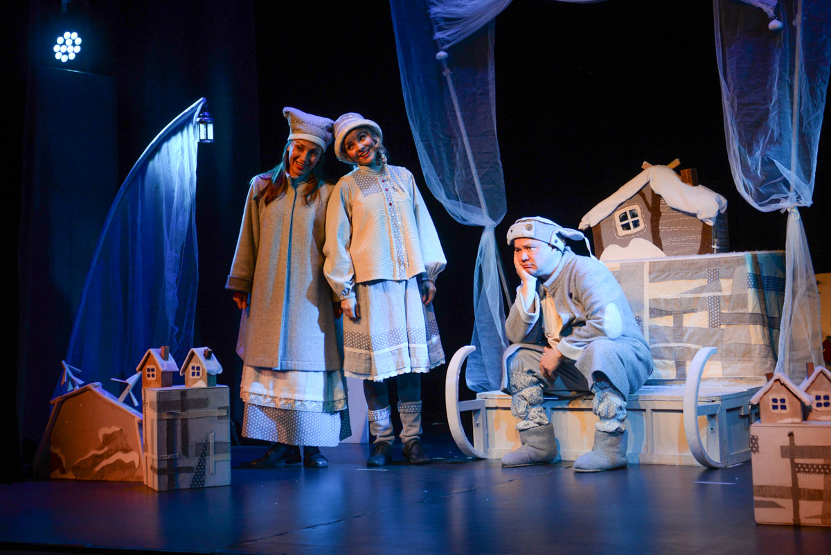 Уже в октябре владимирцев и гостей города ждет красочный марафон спектаклей — от классических постановок до экспериментальных работ. VI Межрегиональный фестиваль «Золотое колечко» объединит на сцене Владимирского областного театра кукол лучшие творческие коллективы из разных уголков России и стран СНГ.