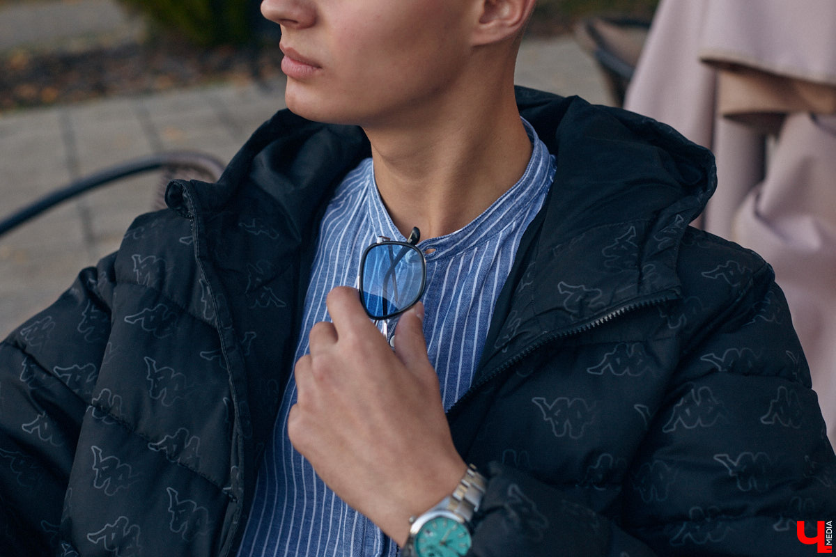 Многие слышали их голоса и даже подпевали ребятам, но не все знают, как вне сцены выглядят участники «Хора русской песни» Владимирского областного музыкального колледжа имени А. П. Бородина. А между тем победители популярного проекта на телеканале «Россия» достойны внимания. И рассказать о каждом можно немало. Они молодые, талантливые и красивые. Как герой нашей рубрики «Свой стиль» Семен Коньков.