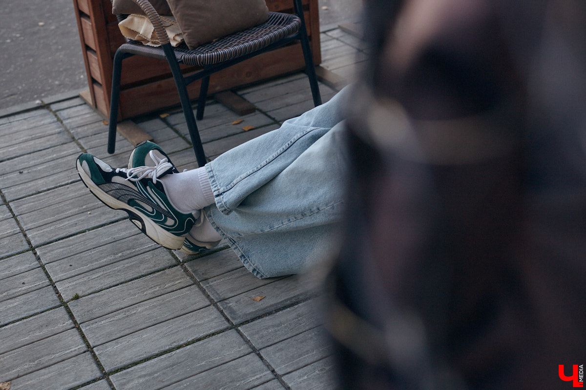 Многие слышали их голоса и даже подпевали ребятам, но не все знают, как вне сцены выглядят участники «Хора русской песни» Владимирского областного музыкального колледжа имени А. П. Бородина. А между тем победители популярного проекта на телеканале «Россия» достойны внимания. И рассказать о каждом можно немало. Они молодые, талантливые и красивые. Как герой нашей рубрики «Свой стиль» Семен Коньков.