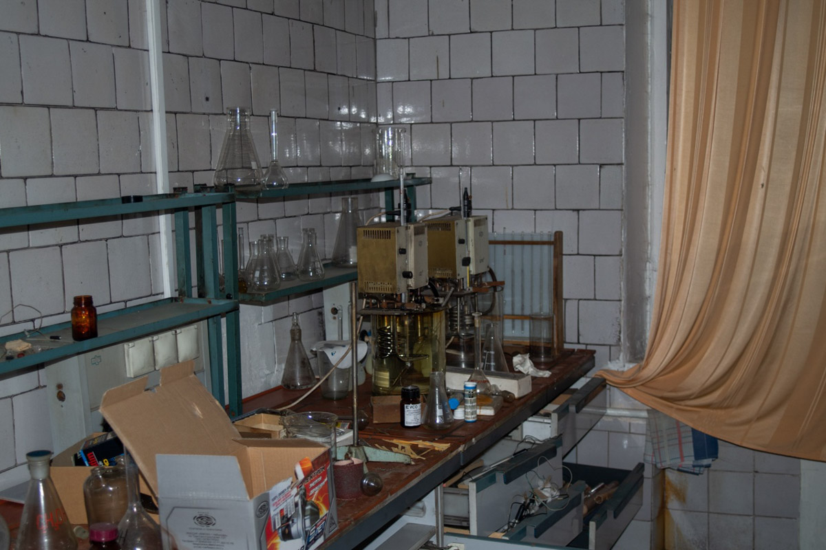 ВТЗ являлся одним из знаковых предприятий региона, а легендарный «Владимирец» был известен во всем мире. Сейчас это дела минувших лет, которые, к счастью, не спешат забывать. Каким был завод (а точнее, то, что от него осталось) пять лет назад, мы вспоминаем, листая кадры из архива местного фотографа Ивана Матвеева.