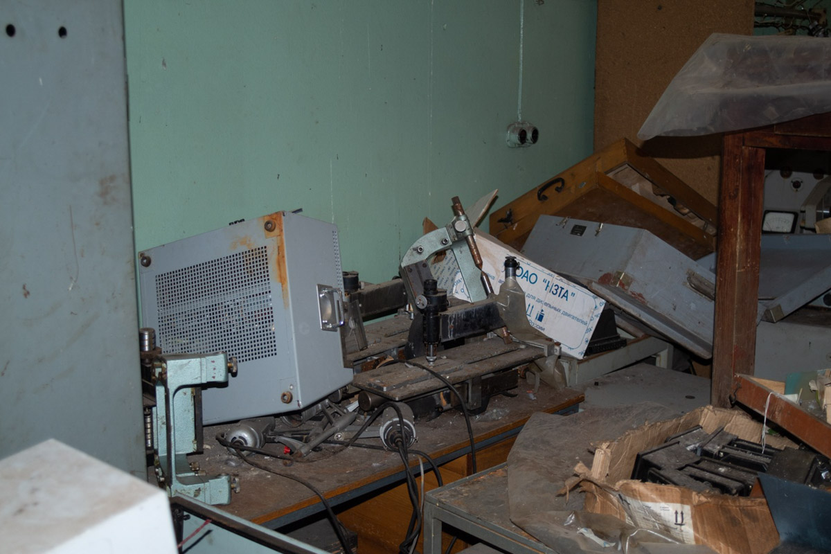 ВТЗ являлся одним из знаковых предприятий региона, а легендарный «Владимирец» был известен во всем мире. Сейчас это дела минувших лет, которые, к счастью, не спешат забывать. Каким был завод (а точнее, то, что от него осталось) пять лет назад, мы вспоминаем, листая кадры из архива местного фотографа Ивана Матвеева.