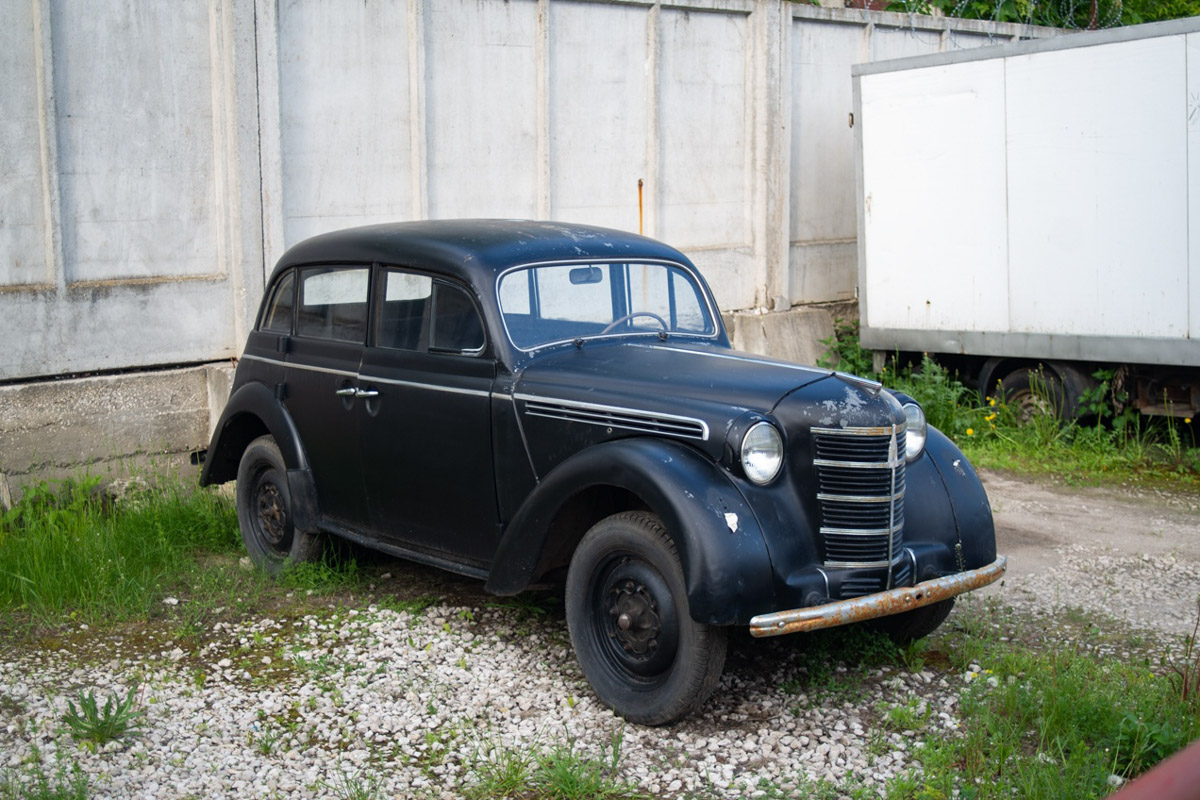 ВТЗ являлся одним из знаковых предприятий региона, а легендарный «Владимирец» был известен во всем мире. Сейчас это дела минувших лет, которые, к счастью, не спешат забывать. Каким был завод (а точнее, то, что от него осталось) пять лет назад, мы вспоминаем, листая кадры из архива местного фотографа Ивана Матвеева.
