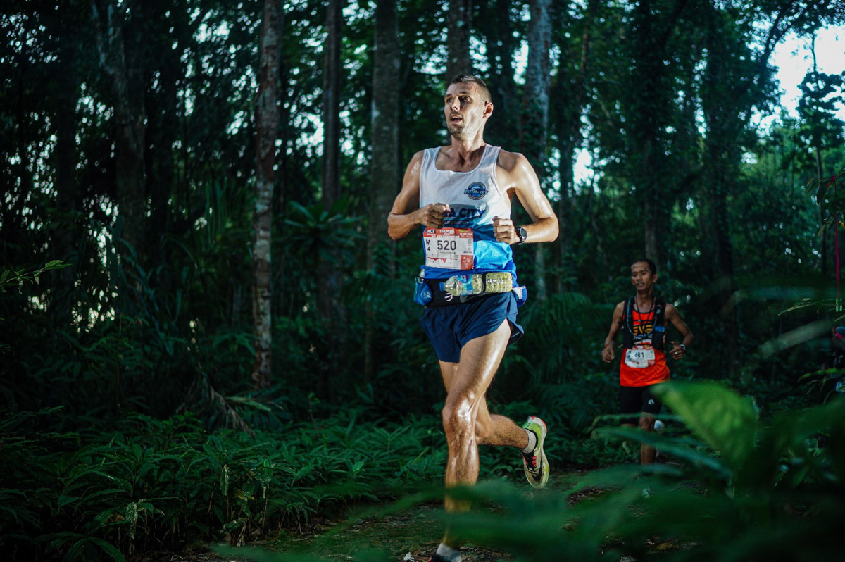 Владимирский бегун Владислав Демьянов побил рекорд тайского Koh Chang Trail