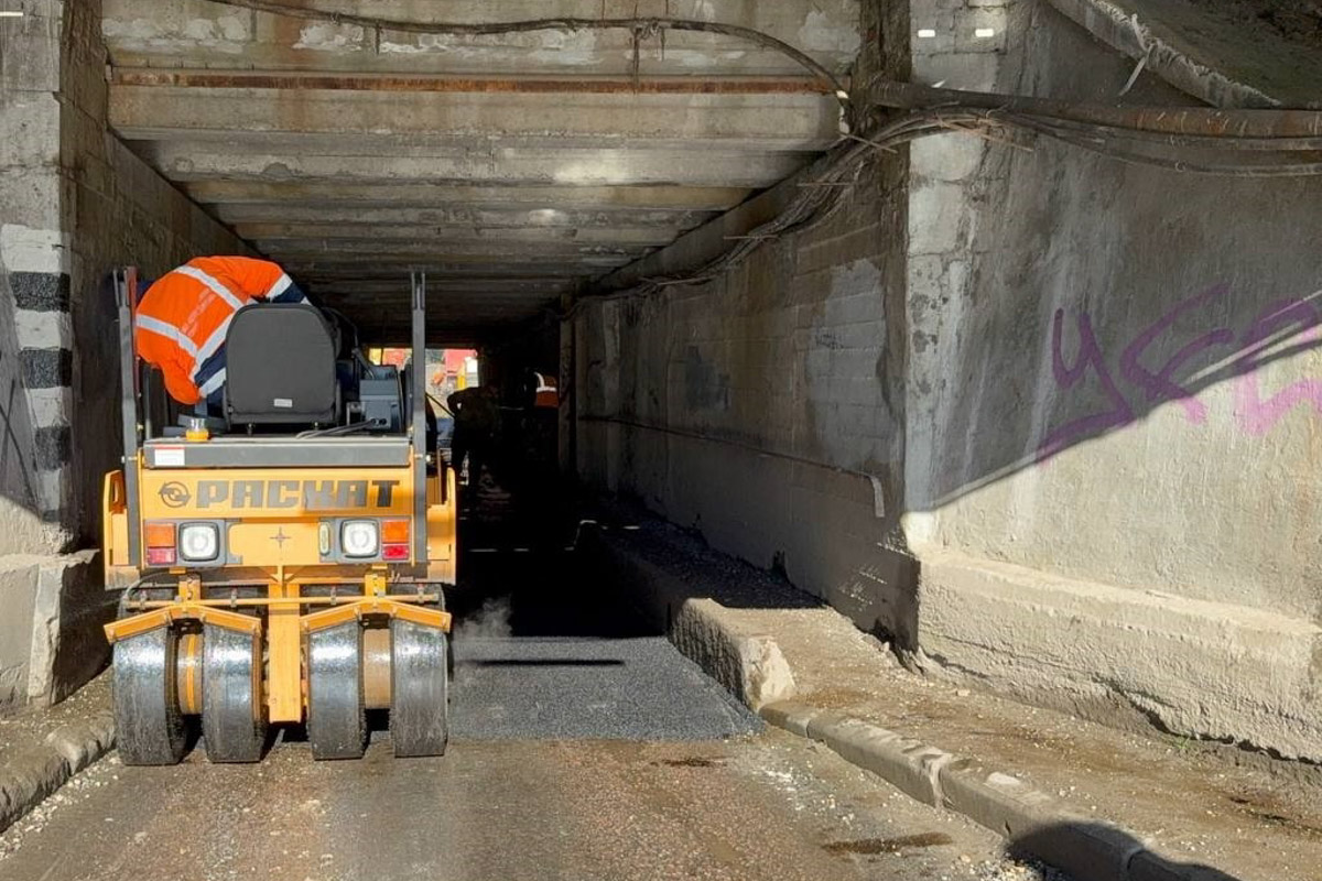 Сезон активных дорожных работ подходит к концу, но новости о транспортной инфраструктуре по-прежнему актуальны. На этой неделе в центре всеобщего внимания ремонт дорог и ж/д платформ. Причем не только во Владимире, но и в туристической Мекке по соседству — Боголюбове. Расскажем обо всем по порядку.