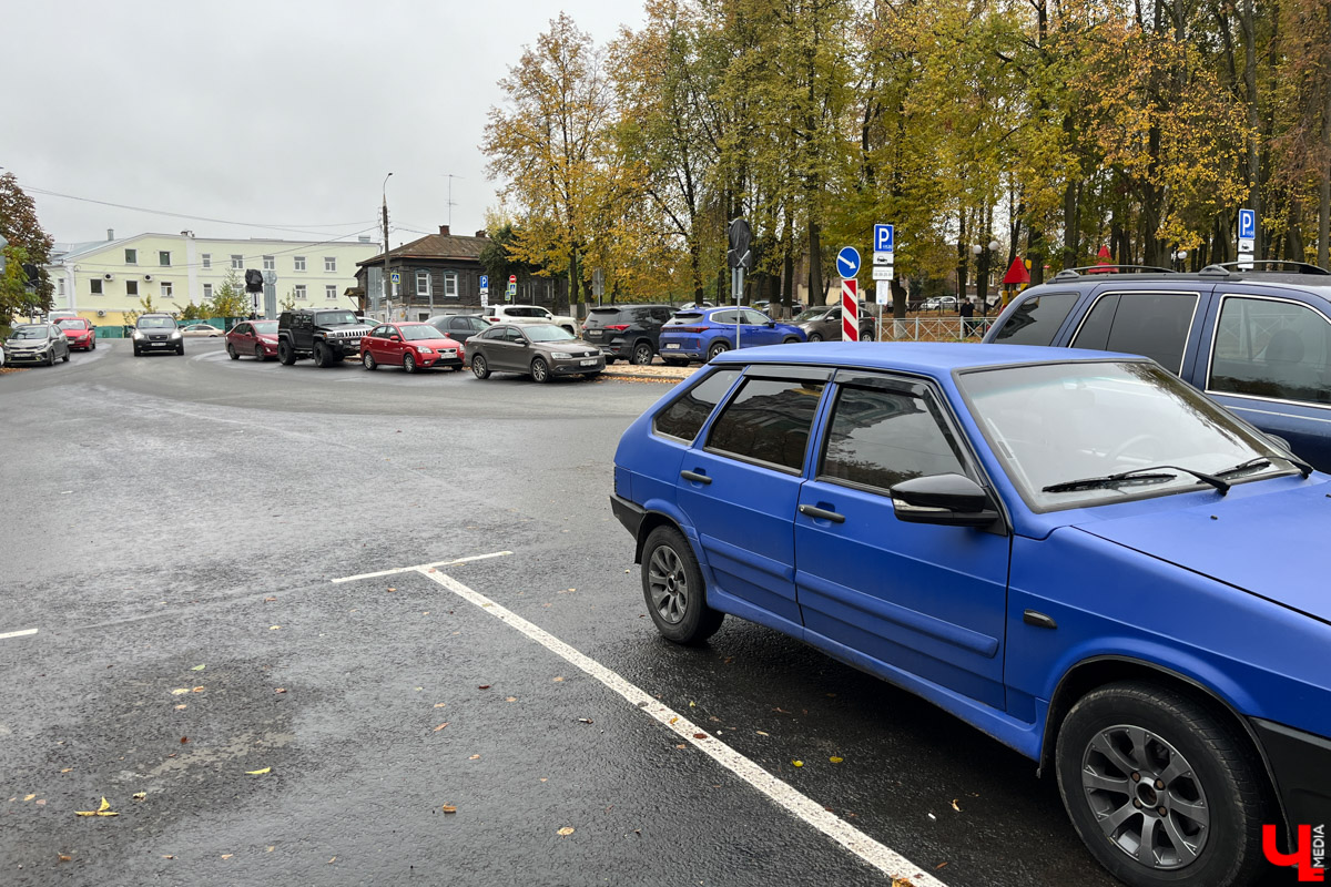 Сезон активных дорожных работ подходит к концу, но новости о транспортной инфраструктуре по-прежнему актуальны. На этой неделе в центре всеобщего внимания ремонт дорог и ж/д платформ. Причем не только во Владимире, но и в туристической Мекке по соседству — Боголюбове. Расскажем обо всем по порядку.