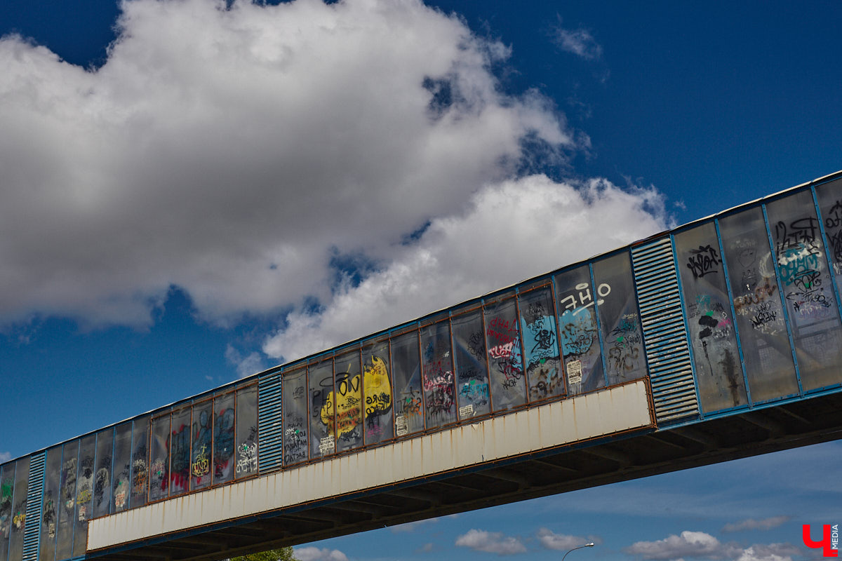 Сезон активных дорожных работ подходит к концу, но новости о транспортной инфраструктуре по-прежнему актуальны. На этой неделе в центре всеобщего внимания ремонт дорог и ж/д платформ. Причем не только во Владимире, но и в туристической Мекке по соседству — Боголюбове. Расскажем обо всем по порядку.