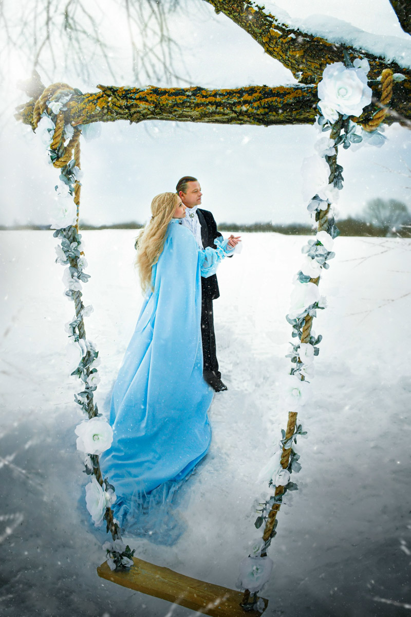 В Муроме живет художник по костюмам, чьи вручную собранные образы позволяют путешествовать во времени и отправляться в далекие миры. В коллекции Анастасии Бушиевой есть одеяния Белоснежки, Золушки, шикарных королев и султанов, славянских девушек и молодцов, красавиц эпохи Возрождения. Результаты трудов поражают масштабами и детализацией.