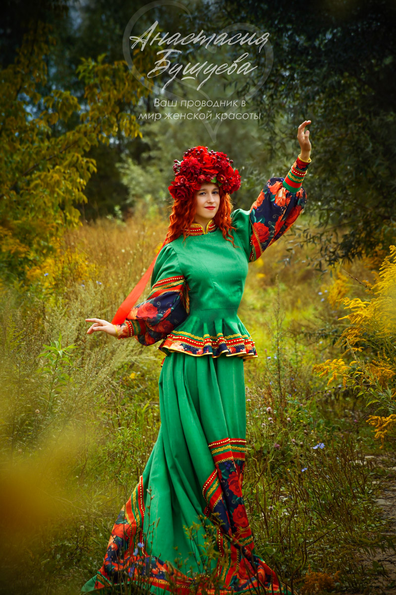 В Муроме живет художник по костюмам, чьи вручную собранные образы позволяют путешествовать во времени и отправляться в далекие миры. В коллекции Анастасии Бушиевой есть одеяния Белоснежки, Золушки, шикарных королев и султанов, славянских девушек и молодцов, красавиц эпохи Возрождения. Результаты трудов поражают масштабами и детализацией.