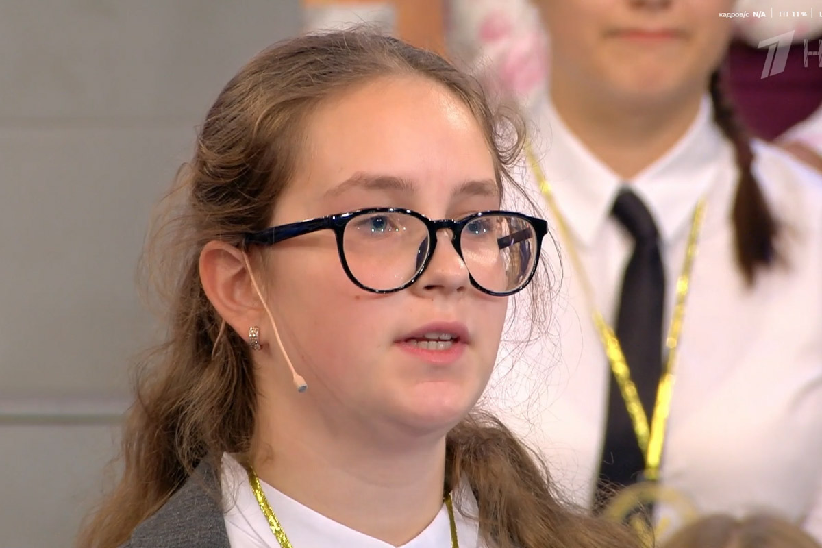 Школьница из Петушинского района Айсу Гаджиева прошла в полуфинал международного вокального конкурса «Ты супер!», который транслируется на канале НТВ. Члены жюри по достоинству оценили ее талант, несмотря на то что не все ноты удалось исполнить чисто, и даже сравнили с поп-певицей из США.