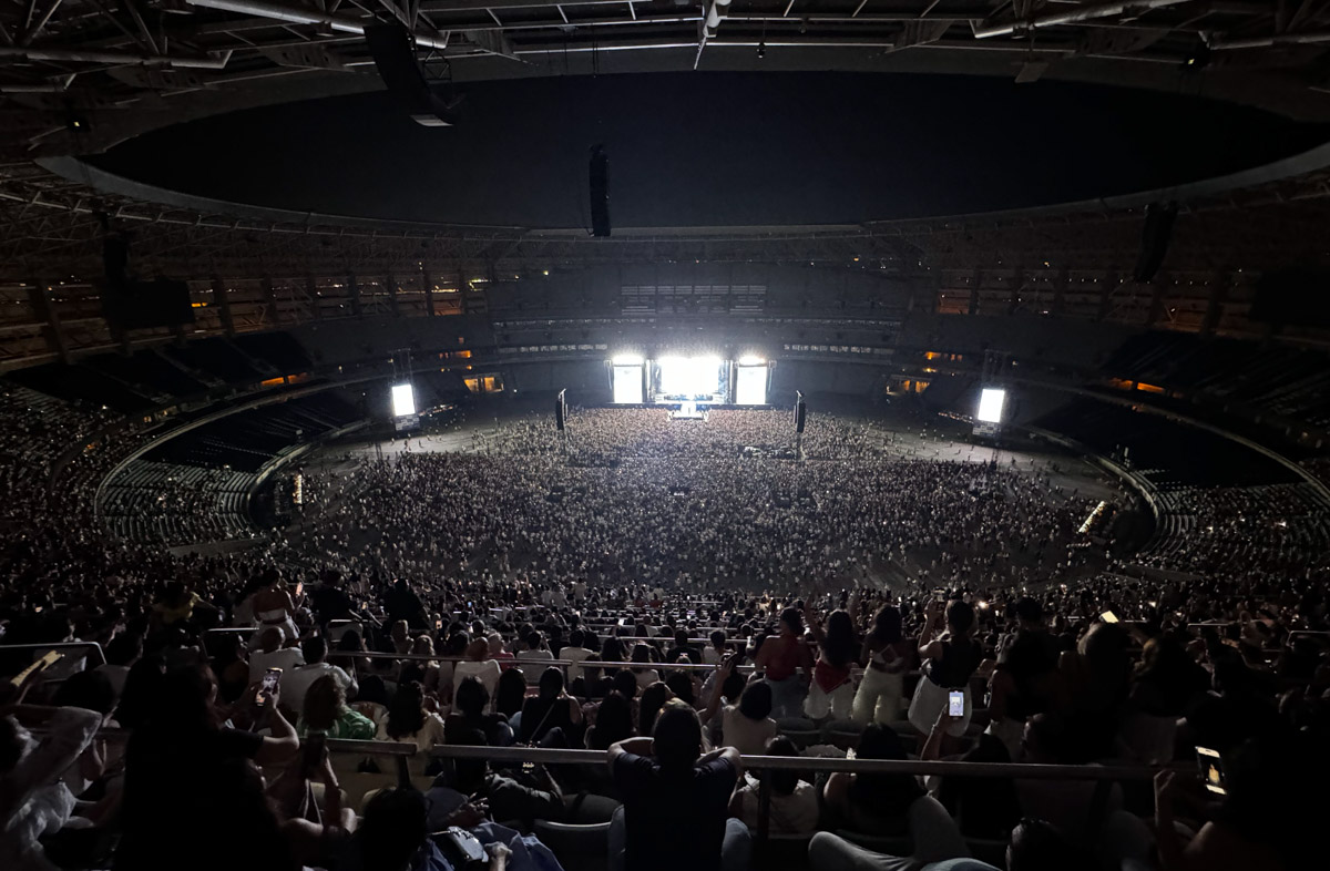 Сходить на концерт любимого исполнителя для многих заветная мечта. И пока одни ждут подходящей возможности, другие вовсю отрываются под любимые треки. И даже перелет в другую страну не проблема. Владимирцы не стали исключением из общего тренда, побывав летом 2025-го на шоу таких селебрити, как Егор Крид, Леонид Агутин, AKON и Джастин Тимберлейк. Как это было? Детали расскажем в нашем обзоре!