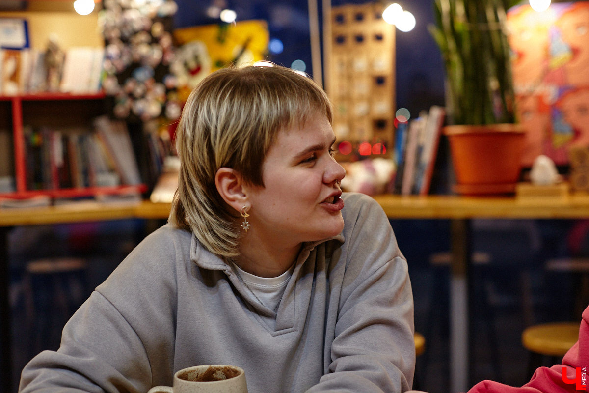 Есть мнение, что веганами становятся из-за жалости к животным. Знает мир и такие истории... Но наша сегодняшняя героиня Софья Телялина — живой пример того, что не все так просто, как кажется на первый взгляд. Она рассказала о своем пути, жестоких правилах этого сообщества даже в отношении домашних любимцев и поведала о причине, почему стала есть то, что раньше находилось под запретом.