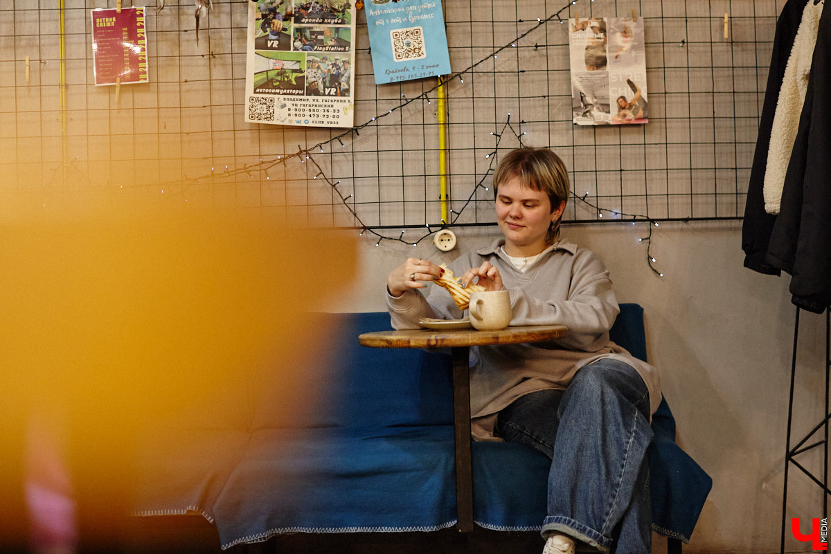 Есть мнение, что веганами становятся из-за жалости к животным. Знает мир и такие истории... Но наша сегодняшняя героиня Софья Телялина — живой пример того, что не все так просто, как кажется на первый взгляд. Она рассказала о своем пути, жестоких правилах этого сообщества даже в отношении домашних любимцев и поведала о причине, почему стала есть то, что раньше находилось под запретом.