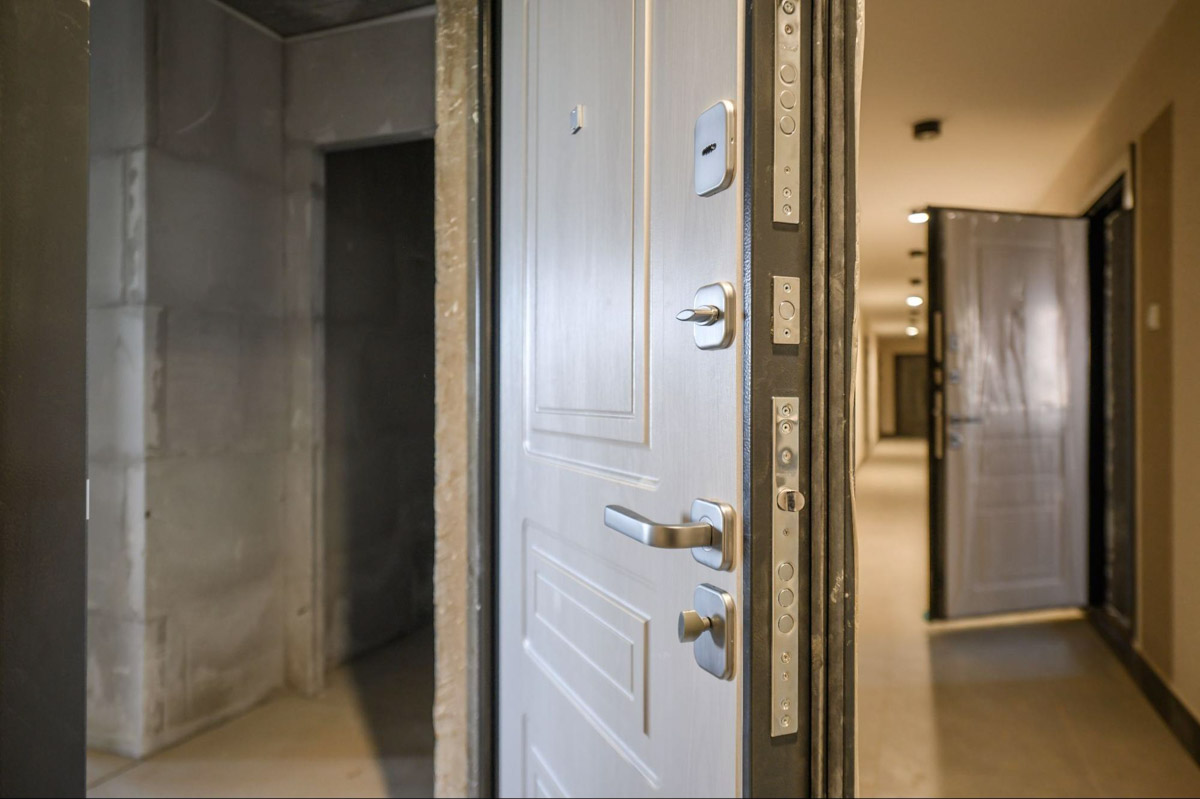 Во Владимире сдан четвертый дом смарт-квартала VERIZINO life. В ближайшее время более 400 семей получат ключи от новеньких квартир. Пока новосёлы собирают коробки для переезда, рассказываем, чем этот квартал привлекает молодые семьи и почему о нем положительно отзываются многие родители города.