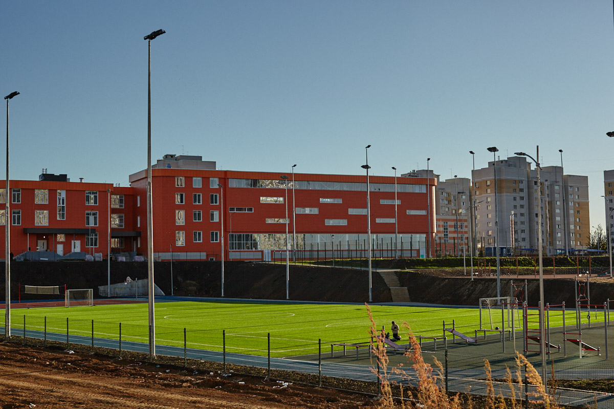 Во Владимире сдан четвертый дом смарт-квартала VERIZINO life. В ближайшее время более 400 семей получат ключи от новеньких квартир. Пока новосёлы собирают коробки для переезда, рассказываем, чем этот квартал привлекает молодые семьи и почему о нем положительно отзываются многие родители города.