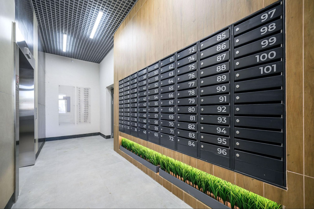 Во Владимире сдан четвертый дом смарт-квартала VERIZINO life. В ближайшее время более 400 семей получат ключи от новеньких квартир. Пока новосёлы собирают коробки для переезда, рассказываем, чем этот квартал привлекает молодые семьи и почему о нем положительно отзываются многие родители города.