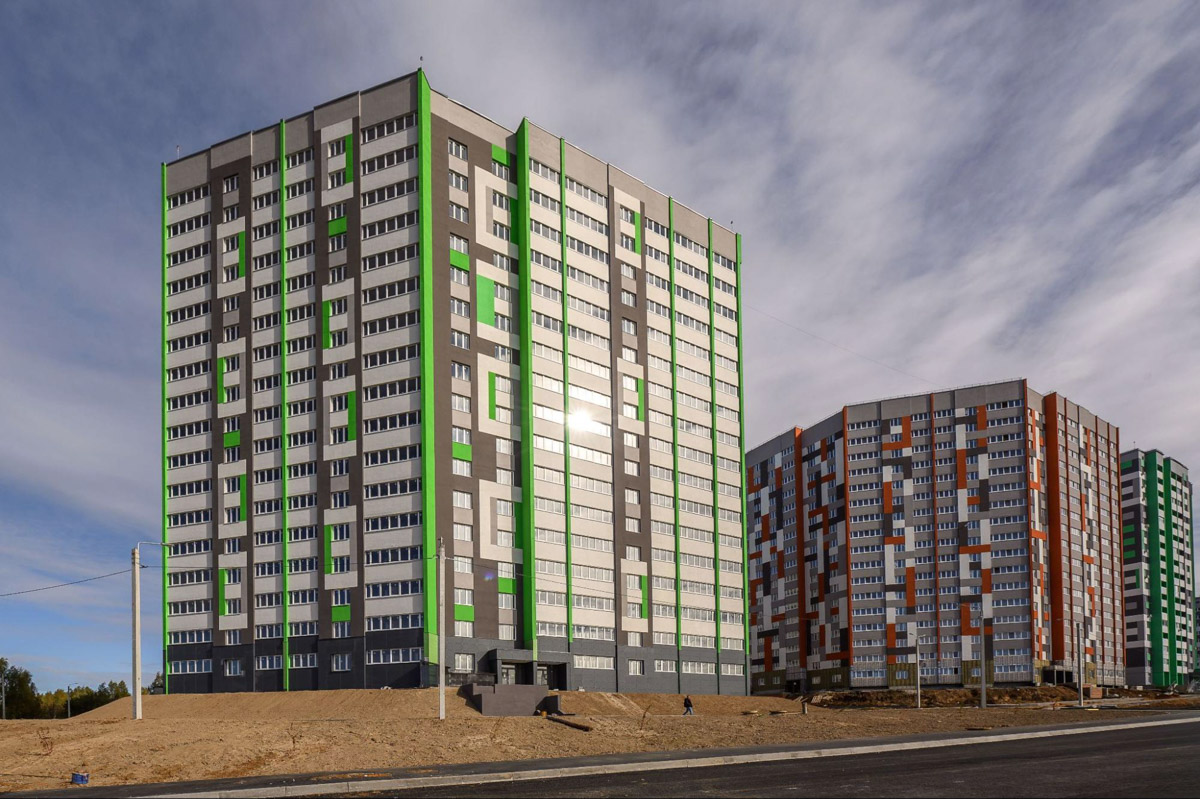 Во Владимире сдан четвертый дом смарт-квартала VERIZINO life. В ближайшее время более 400 семей получат ключи от новеньких квартир. Пока новосёлы собирают коробки для переезда, рассказываем, чем этот квартал привлекает молодые семьи и почему о нем положительно отзываются многие родители города.