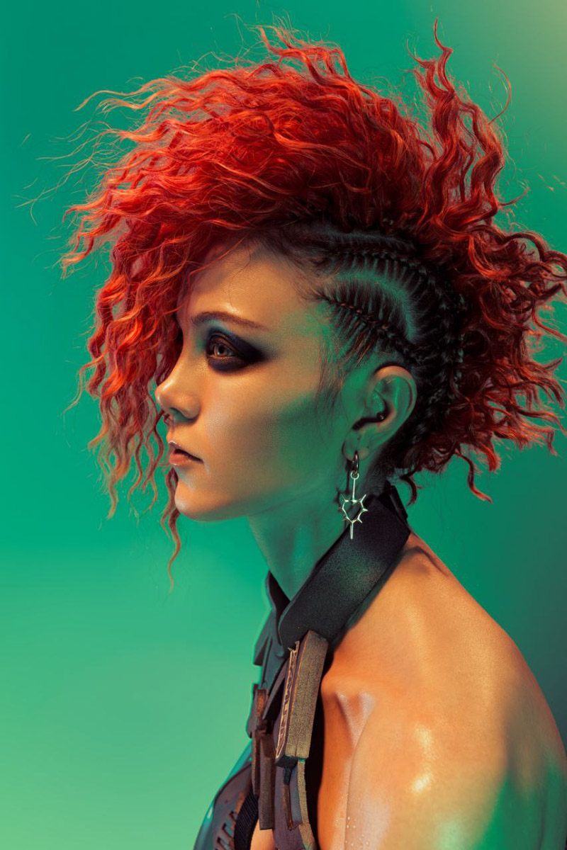 Есть во Владимире умельцы, создающие своими руками фантазийные миры, а заодно самые невероятные образы из потусторонних вселенных. Авторы концептуальных фотопроектов могут собрать ведьмино логово и перенести к далеким звездам на космическом корабле. О своих творческих вызовах владимирские ребята рассказали «Ключ-Медиа».