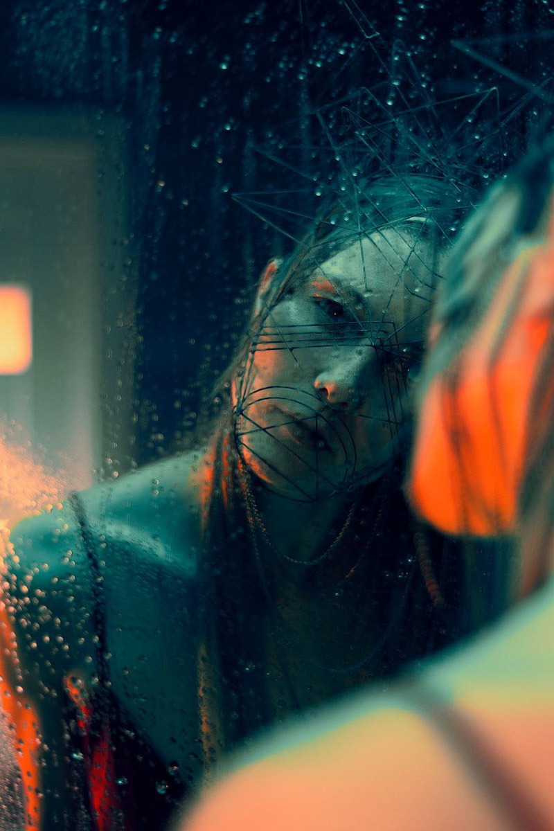 Есть во Владимире умельцы, создающие своими руками фантазийные миры, а заодно самые невероятные образы из потусторонних вселенных. Авторы концептуальных фотопроектов могут собрать ведьмино логово и перенести к далеким звездам на космическом корабле. О своих творческих вызовах владимирские ребята рассказали «Ключ-Медиа».