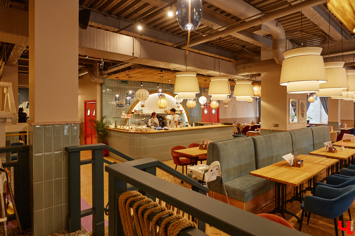 Ресторан в Активити-Парке активно работает над ребрендингом. В ближайшее время уютное семейное заведение ждет масштабное обновление, а новая команда уже вовсю готовится к приему гостей. Что любопытного приготовила полюбившаяся многим локация и кого пока не хватает в кулинарной семье?