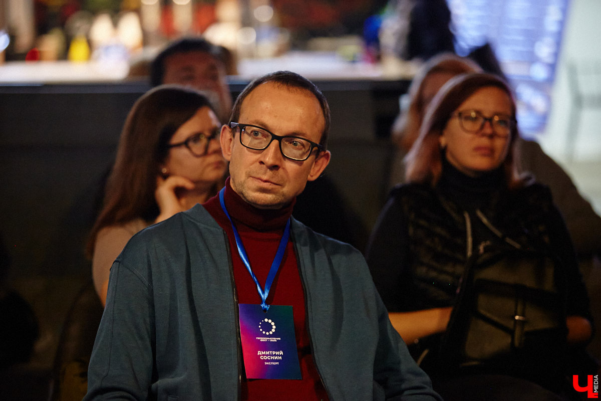 Минувшее воскресенье выдалось продуктивным. Целый день эксперты из разных городов обсуждали развитие Владимира в рамках урбанистического фестиваля «ПереосмыслениеФЕСТ-2025». На этот раз событие посвятили связи эмоций человека и общественного пространства. О чем конкретно говорили собравшиеся — читайте в нашем материале.