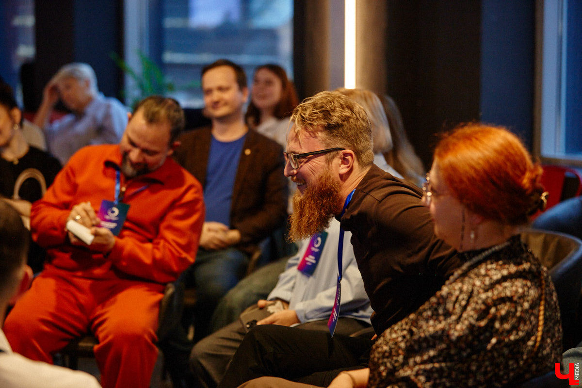 Минувшее воскресенье выдалось продуктивным. Целый день эксперты из разных городов обсуждали развитие Владимира в рамках урбанистического фестиваля «ПереосмыслениеФЕСТ-2025». На этот раз событие посвятили связи эмоций человека и общественного пространства. О чем конкретно говорили собравшиеся — читайте в нашем материале.