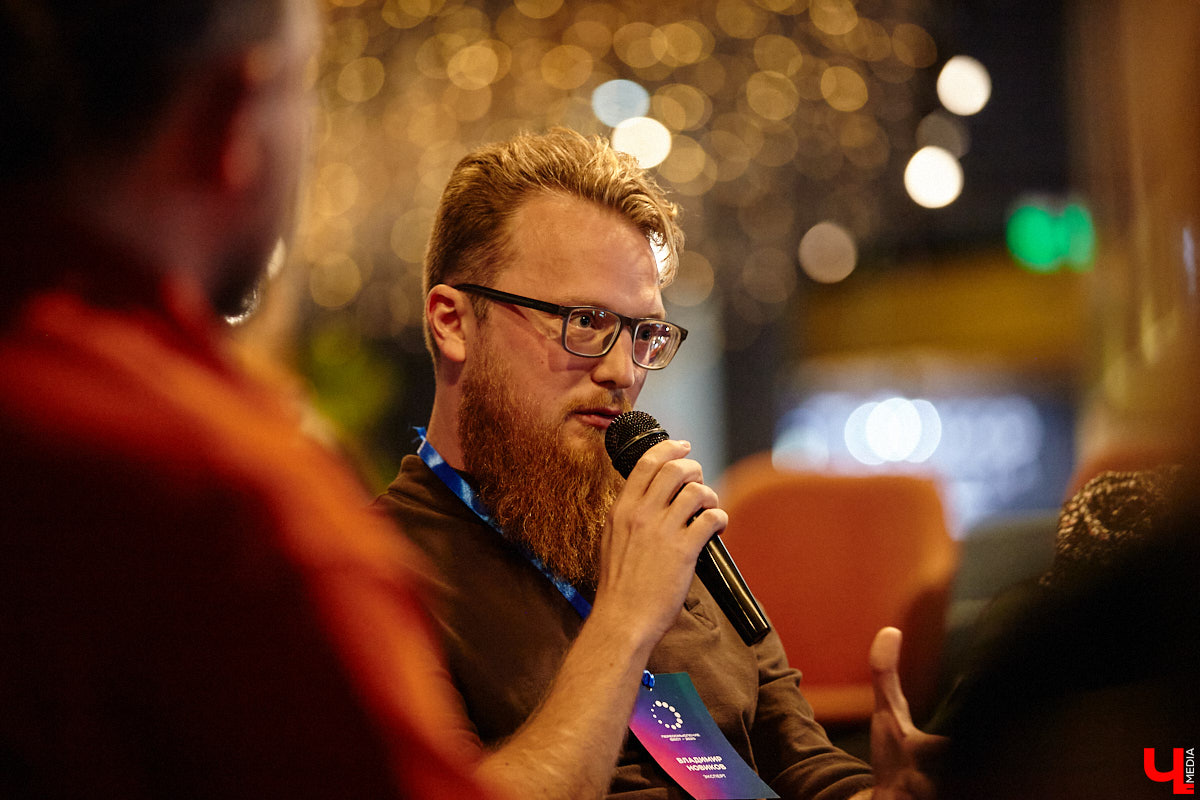 Минувшее воскресенье выдалось продуктивным. Целый день эксперты из разных городов обсуждали развитие Владимира в рамках урбанистического фестиваля «ПереосмыслениеФЕСТ-2025». На этот раз событие посвятили связи эмоций человека и общественного пространства. О чем конкретно говорили собравшиеся — читайте в нашем материале.