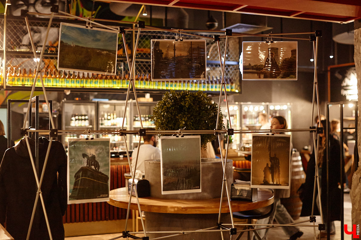 Минувшее воскресенье выдалось продуктивным. Целый день эксперты из разных городов обсуждали развитие Владимира в рамках урбанистического фестиваля «ПереосмыслениеФЕСТ-2025». На этот раз событие посвятили связи эмоций человека и общественного пространства. О чем конкретно говорили собравшиеся — читайте в нашем материале.