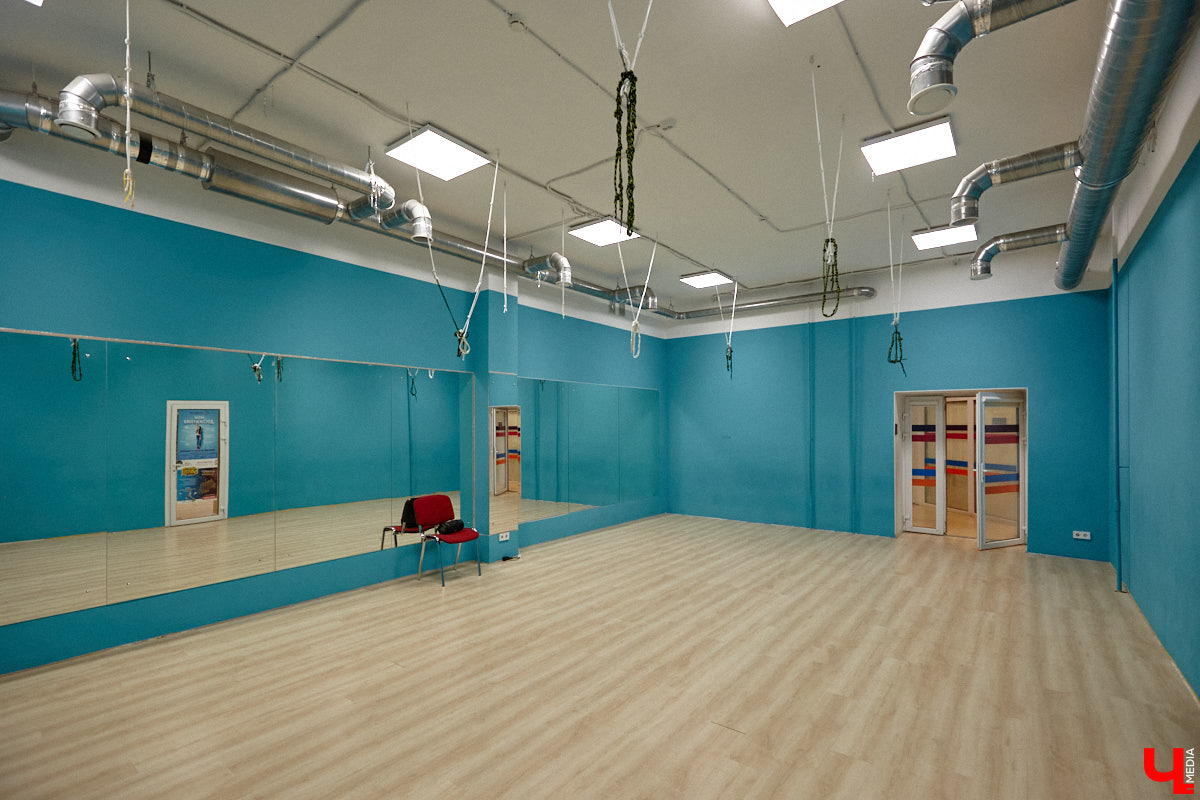 К современным детям нужен соответствующий подход. Об этом не понаслышке знают в «Калейдоскопе». Педагоги клуба занимаются с ребятами разных возрастов с 2018 года. Некоторых подопечных они обучают с самого раннего возраста, а потому успели стать им практически второй семьей.