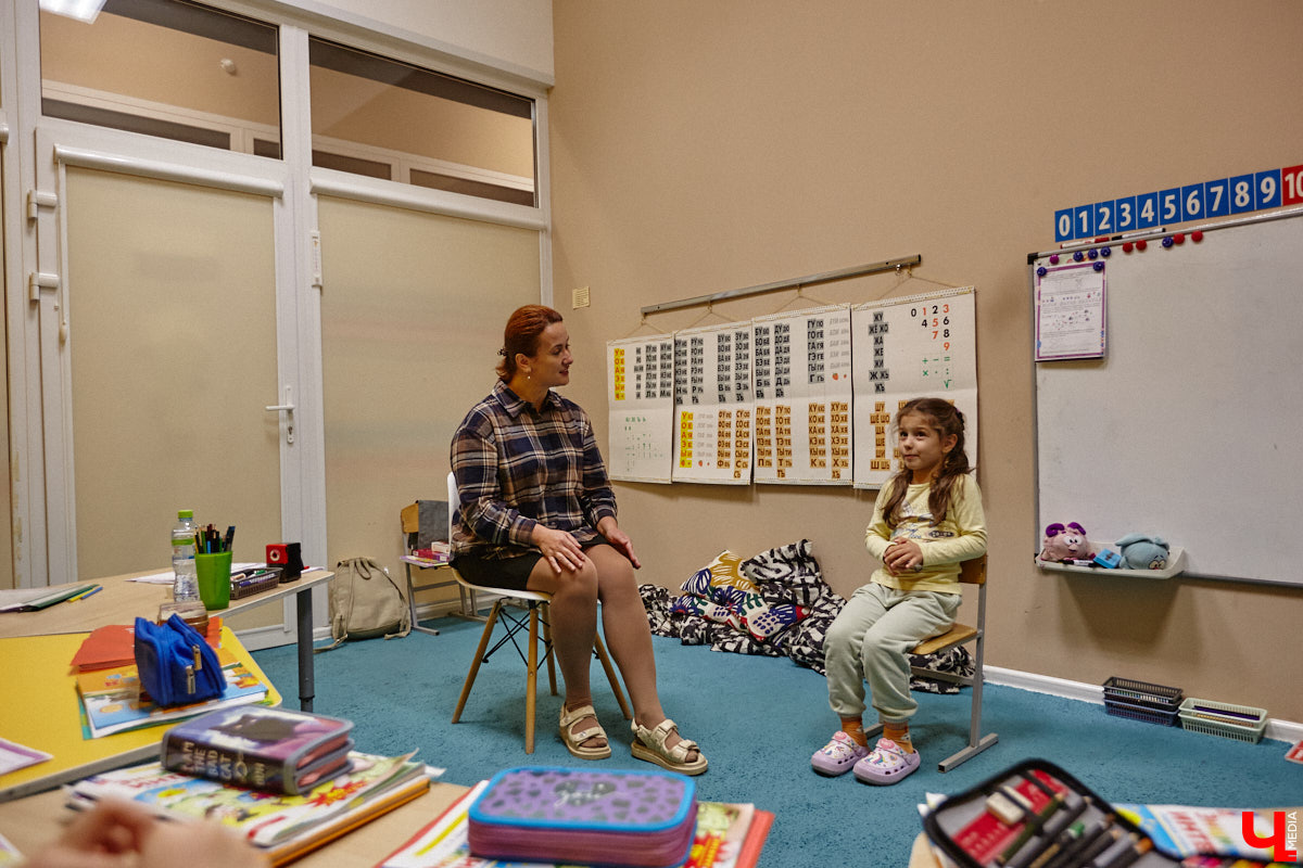 К современным детям нужен соответствующий подход. Об этом не понаслышке знают в «Калейдоскопе». Педагоги клуба занимаются с ребятами разных возрастов с 2018 года. Некоторых подопечных они обучают с самого раннего возраста, а потому успели стать им практически второй семьей.