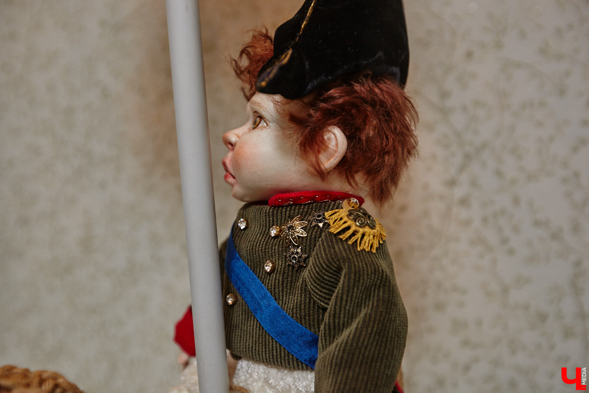 Как часто вы задумываетесь над необходимостью существования 25-го часа в сутках? Мы ежедневно! За дополнительные 60 минут можно было бы так много успеть! Об этом не понаслышке знает рукодельница из Владимира Ирина Финогенова, которая творит не покладая рук уже много лет. Тематика нехватки заветных секунд отразилась и в ее любопытных изделиях.