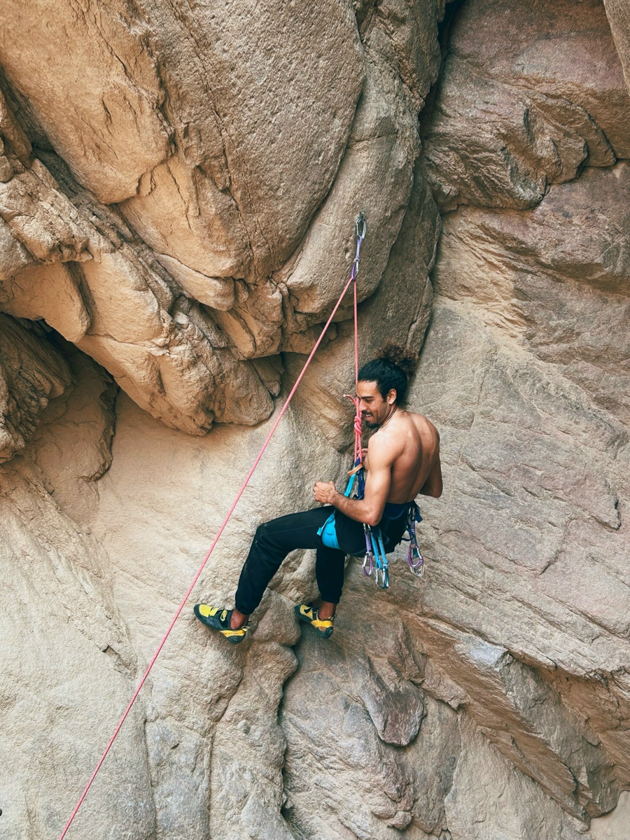 В жизни психолога из Владимира Татьяны Пошаталовой есть место и для спорта, и для путешествий. Более того, они могут гармонично дополнять друг друга. Например, на отдыхе в Анталье и Дахабе девушка не грелась у моря, а покоряла скалы и наслаждалась свободой за пределами однообразных отелей.