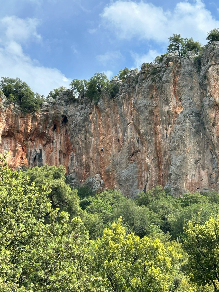 В жизни психолога из Владимира Татьяны Пошаталовой есть место и для спорта, и для путешествий. Более того, они могут гармонично дополнять друг друга. Например, на отдыхе в Анталье и Дахабе девушка не грелась у моря, а покоряла скалы и наслаждалась свободой за пределами однообразных отелей.
