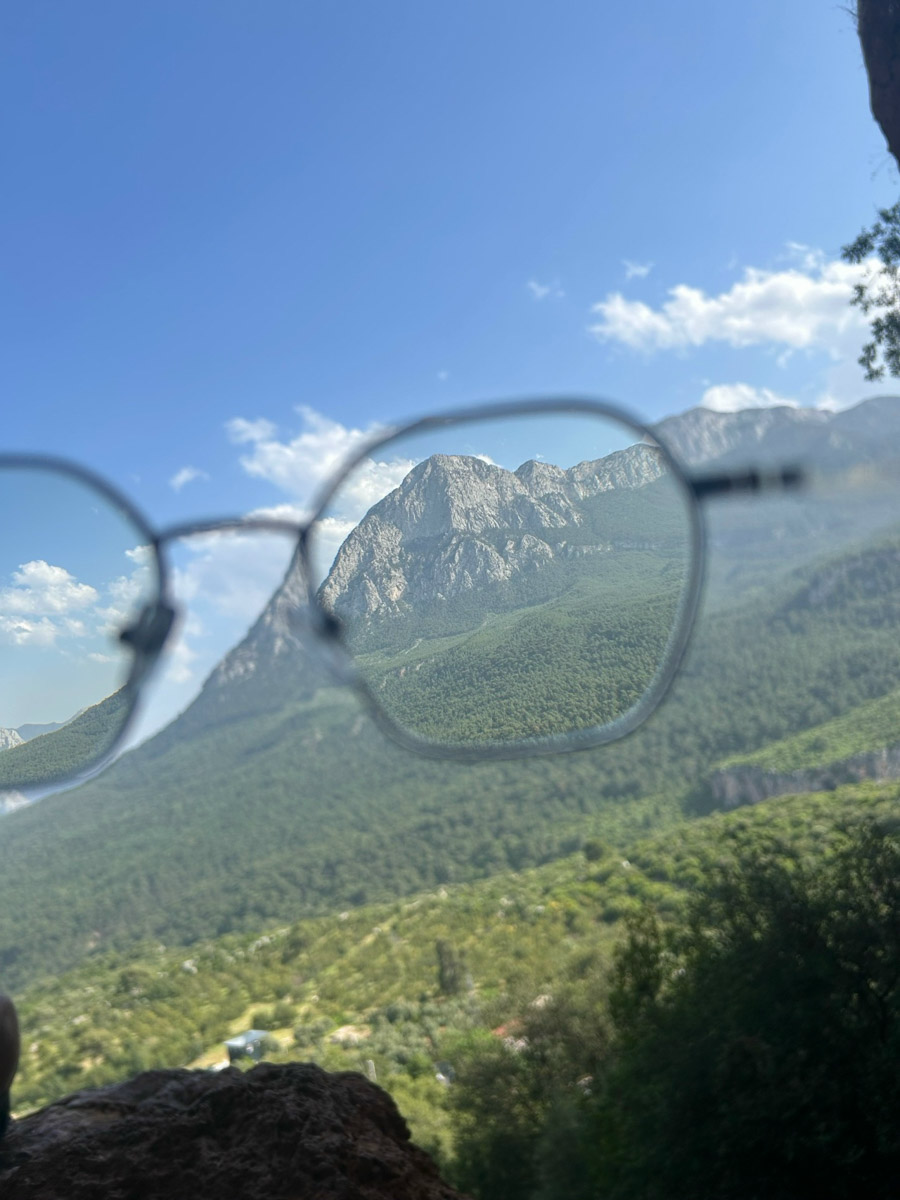 В жизни психолога из Владимира Татьяны Пошаталовой есть место и для спорта, и для путешествий. Более того, они могут гармонично дополнять друг друга. Например, на отдыхе в Анталье и Дахабе девушка не грелась у моря, а покоряла скалы и наслаждалась свободой за пределами однообразных отелей.