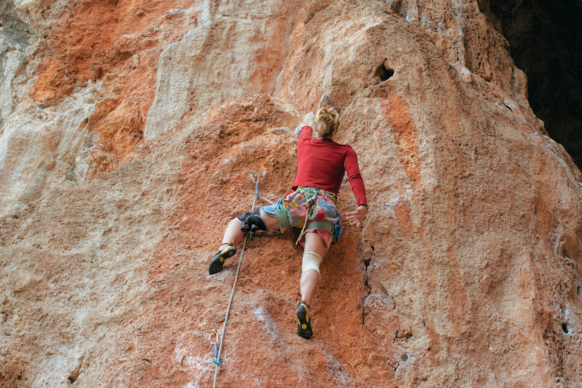 В жизни психолога из Владимира Татьяны Пошаталовой есть место и для спорта, и для путешествий. Более того, они могут гармонично дополнять друг друга. Например, на отдыхе в Анталье и Дахабе девушка не грелась у моря, а покоряла скалы и наслаждалась свободой за пределами однообразных отелей.