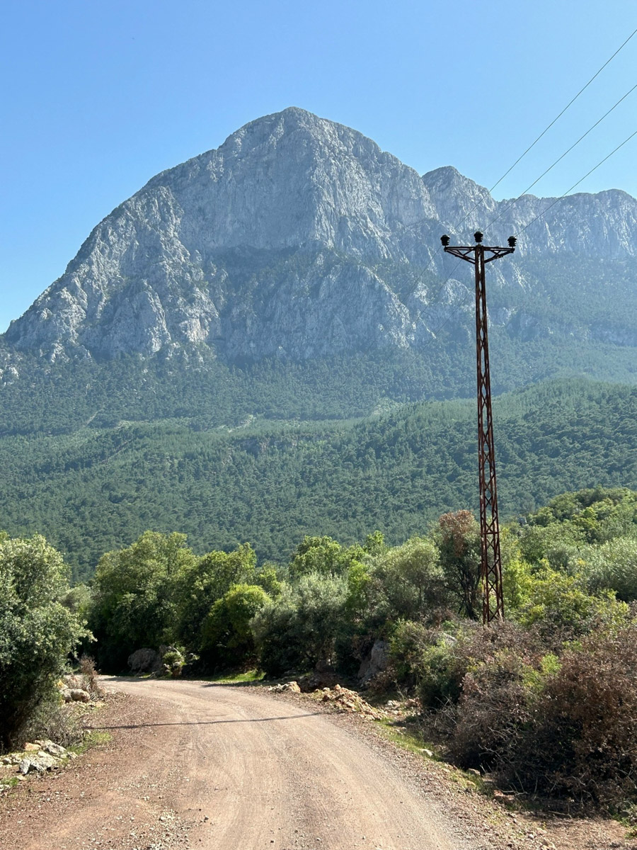 В жизни психолога из Владимира Татьяны Пошаталовой есть место и для спорта, и для путешествий. Более того, они могут гармонично дополнять друг друга. Например, на отдыхе в Анталье и Дахабе девушка не грелась у моря, а покоряла скалы и наслаждалась свободой за пределами однообразных отелей.