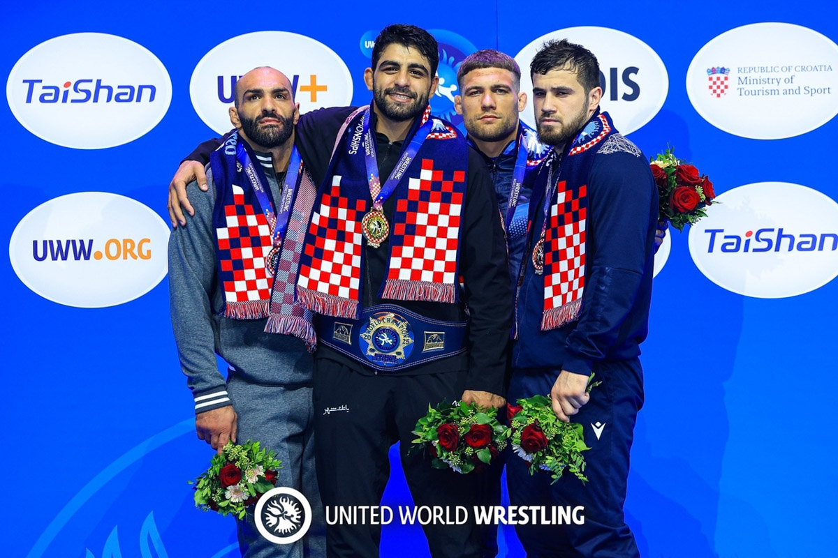 Медали на шею, кубки в руки. В таком формате спортсмены из 33-го региона живут практически нон-стоп. Не бывает и месяца без ярких завоеваний. В сентябре золото по кикбоксингу принесла области Елена Охапкина, а увесистые награды забрали участники чемпионата по бодибилдингу. Но не только они дали нам повод для гордости.