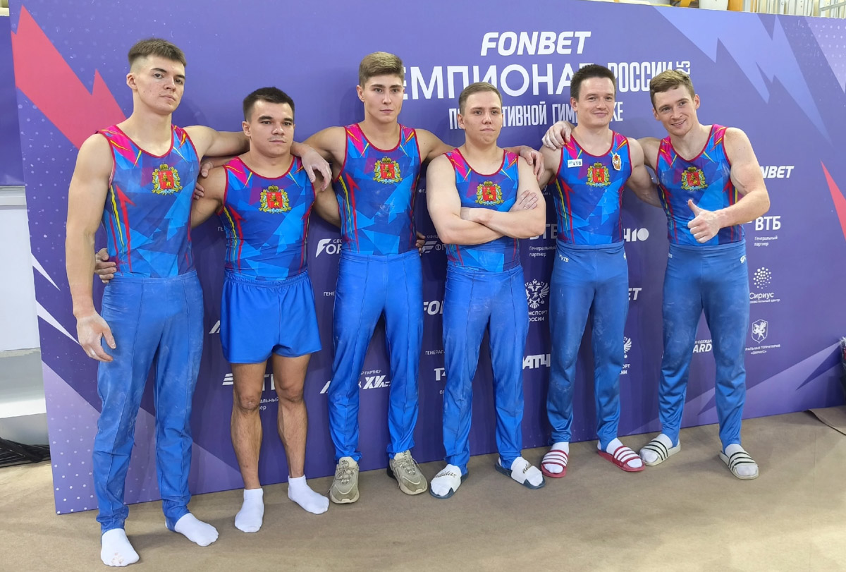 Медали на шею, кубки в руки. В таком формате спортсмены из 33-го региона живут практически нон-стоп. Не бывает и месяца без ярких завоеваний. В сентябре золото по кикбоксингу принесла области Елена Охапкина, а увесистые награды забрали участники чемпионата по бодибилдингу. Но не только они дали нам повод для гордости.