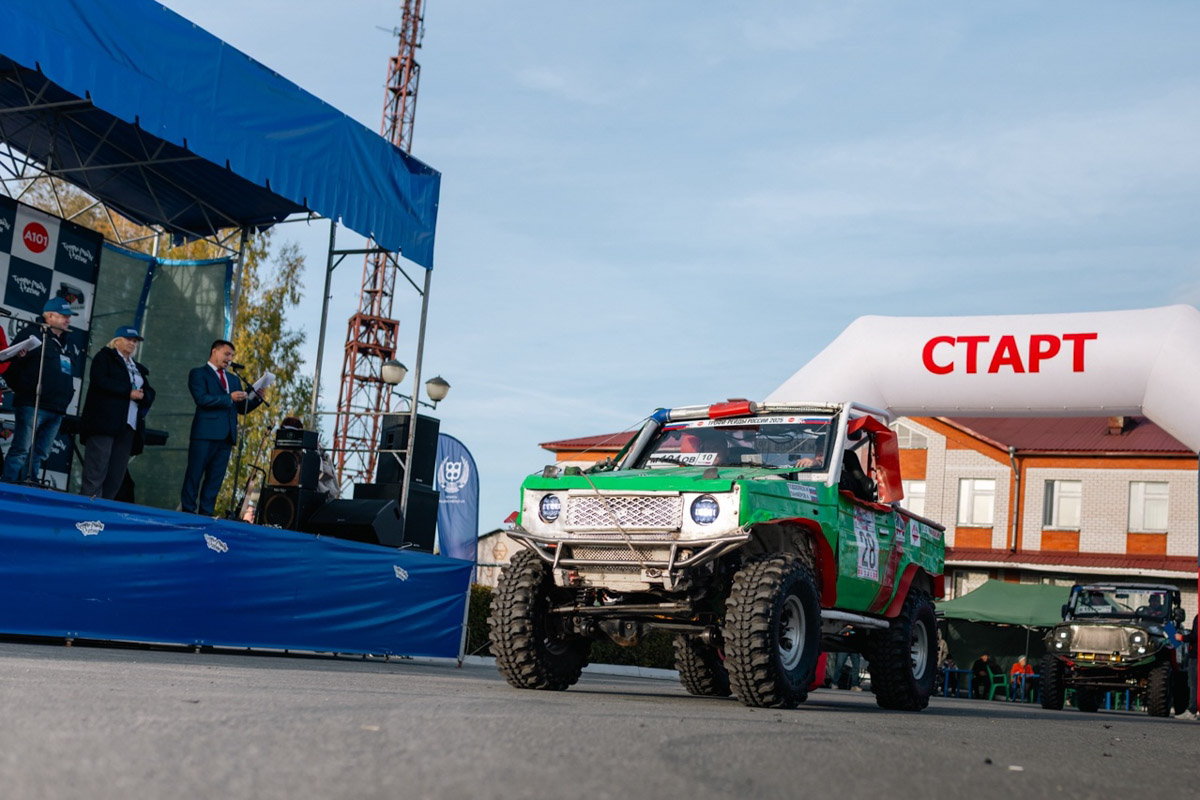 Медали на шею, кубки в руки. В таком формате спортсмены из 33-го региона живут практически нон-стоп. Не бывает и месяца без ярких завоеваний. В сентябре золото по кикбоксингу принесла области Елена Охапкина, а увесистые награды забрали участники чемпионата по бодибилдингу. Но не только они дали нам повод для гордости.