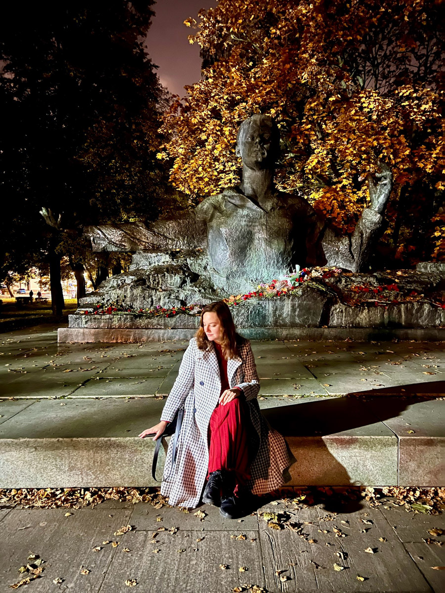 Родина Сергея Есенина — село Константиново — место удивительное и вдохновляющее. Совсем не обязательно быть поклонником поэта, чтобы полюбить этот уголок всей душой. Тем более от Владимира до «страны березового ситца» всего около четырех часов пути. И они того стоят!