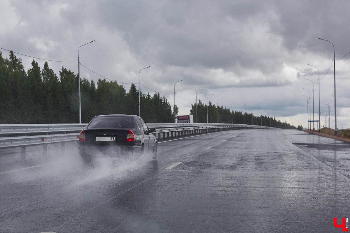 Железнодорожный вокзал Владимира ждет реконструкция в рамках развития инфраструктуры Центрального транспортного узла. Проще говоря, станцию трансформируют под потребности наземного метро, которое соединит город с Москвой. Работы планируют провести в срок до 2030 года. Другая любопытная новость касается строительства сразу двух мостов через Клязьму. На сайте госзакупок появился заказ на выполнение предпроектного этапа. Чем подобные реформы обернутся для жителей региональной столицы? Рассказываем!