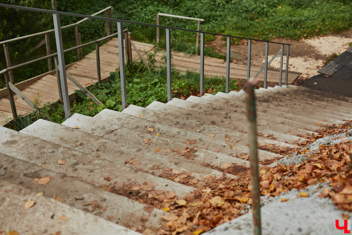 Любимый владимирцами Казанский родник ждет очередное обновление! И на сей раз благоустройство запланировано куда более масштабное, нежели два года назад. Почему про локацию вспомнили вновь и какие ее ждут изменения, спросили у директора природоохранной инспекции Владимирской области Ольги Канищевой.