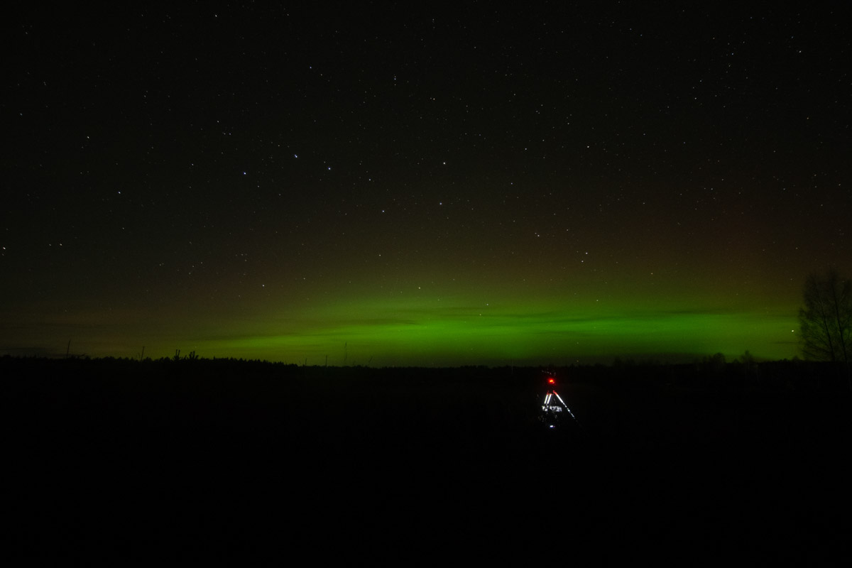 Астрофотограф из города оружейников смог поймать в объектив самую яркую комету года, которую последний раз видели на Земле предположительно 1350 лет назад. Владимир Родин успешно запечатлел «хвостатую странницу», а рассказом о процессе и получившимися кадрами поделился с нашим изданием.