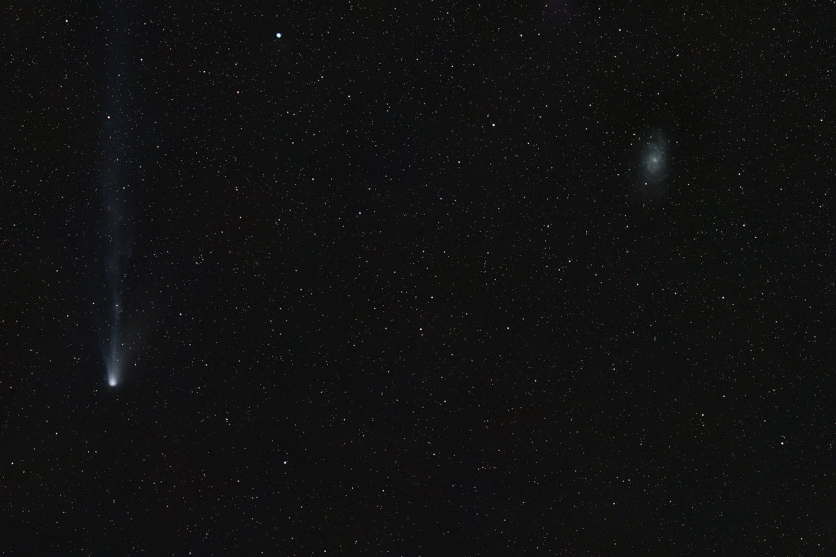 Астрофотограф из города оружейников смог поймать в объектив самую яркую комету года, которую последний раз видели на Земле предположительно 1350 лет назад. Владимир Родин успешно запечатлел «хвостатую странницу», а рассказом о процессе и получившимися кадрами поделился с нашим изданием.