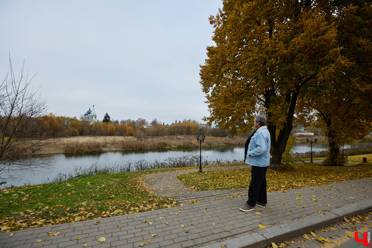 Кого только не принимал радушный Суздаль! На днях список достопочтенных гостей пополнил совершенно удивительный человек. На Владимирскую землю ступил инженер, бизнесмен и отец создателя Tesla, Илона Маска, Эррол Маск. «Ключ-Медиа» не упустил возможности встретиться и пообщаться с легендарной личностью.
