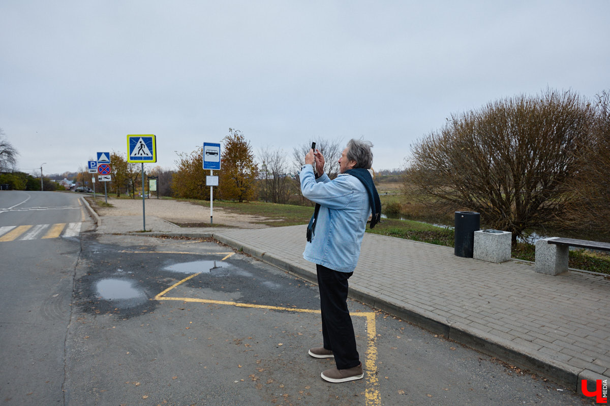 Кого только не принимал радушный Суздаль! На днях список достопочтенных гостей пополнил совершенно удивительный человек. На Владимирскую землю ступил инженер, бизнесмен и отец создателя Tesla, Илона Маска, Эррол Маск. «Ключ-Медиа» не упустил возможности встретиться и пообщаться с легендарной личностью.