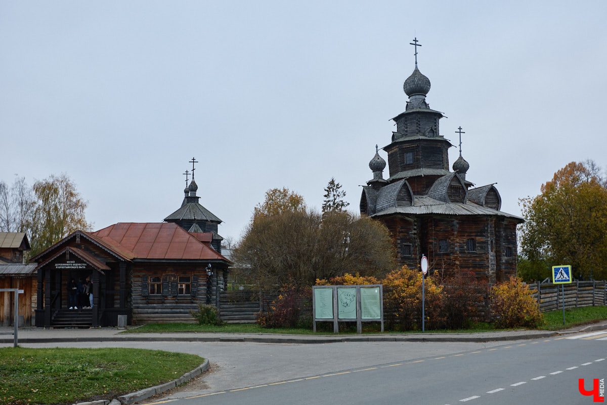 Кого только не принимал радушный Суздаль! На днях список достопочтенных гостей пополнил совершенно удивительный человек. На Владимирскую землю ступил инженер, бизнесмен и отец создателя Tesla, Илона Маска, Эррол Маск. «Ключ-Медиа» не упустил возможности встретиться и пообщаться с легендарной личностью.