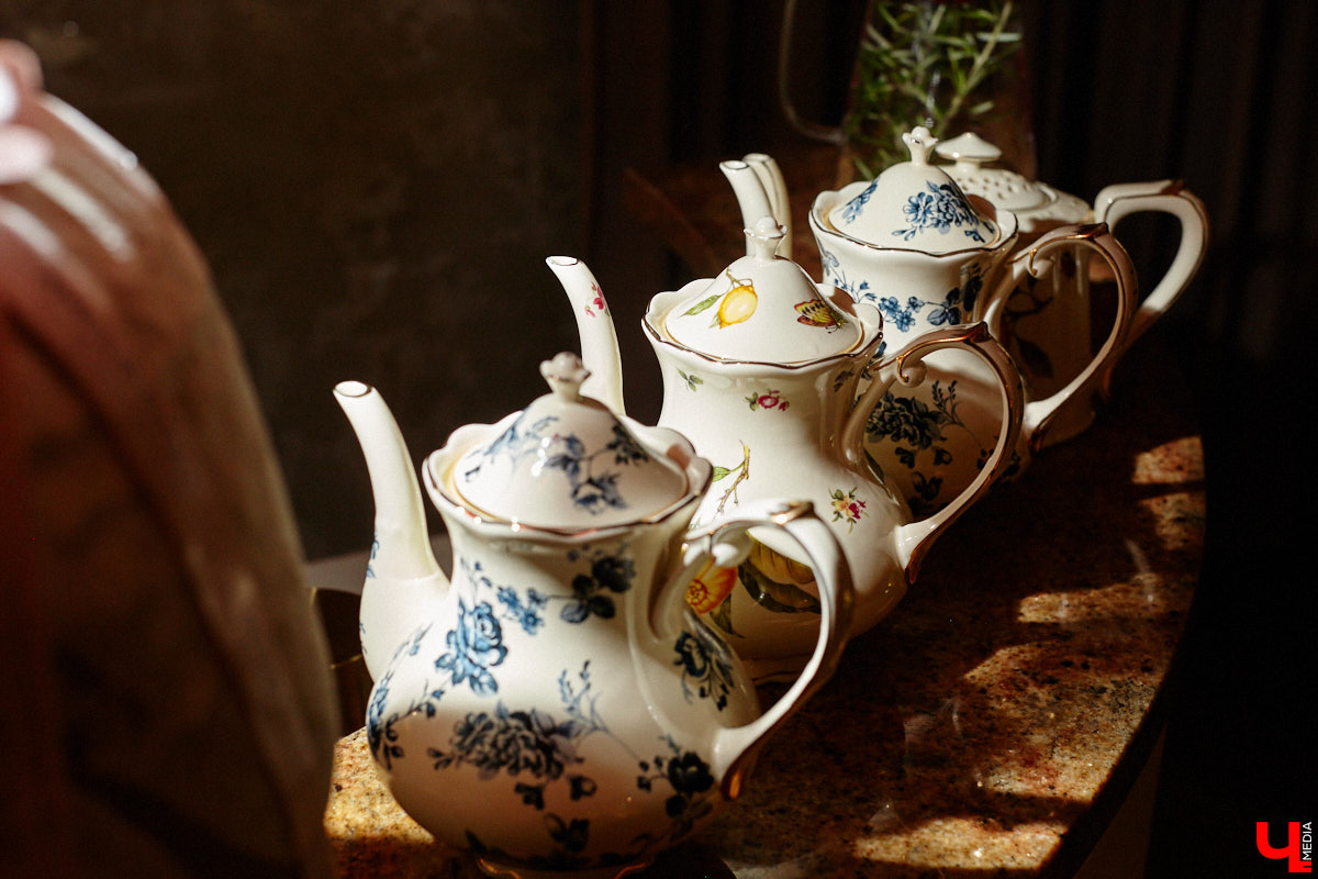 Ресторан «На Чехова» представил знакомые блюда в свежем прочтении! В заведении появилось обновленное русское меню, автором которого стал шеф-повар Юрий Ковальчук. Ужин-презентация с участием популярных владимирских блогеров прошел в четверг. «Ключ-Медиа» побывал на праздничном вечере и узнал, какими теперь блюдами там будут удивлять гостей.