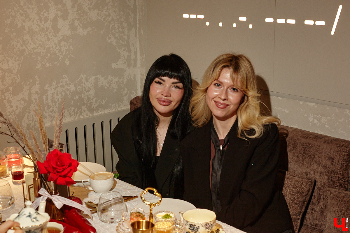 Ресторан «На Чехова» представил знакомые блюда в свежем прочтении! В заведении появилось обновленное русское меню, автором которого стал шеф-повар Юрий Ковальчук. Ужин-презентация с участием популярных владимирских блогеров прошел в четверг. «Ключ-Медиа» побывал на праздничном вечере и узнал, какими теперь блюдами там будут удивлять гостей.