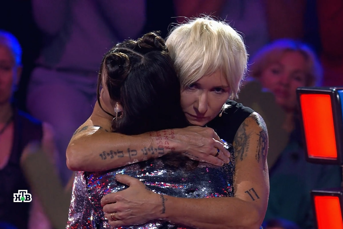 Покорившая сердца многих владимирцев Айсу Гаджиева выбыла из полуфинала 9-го сезона шоу «Ты супер!». К сожалению, волнение взяло верх над талантом. Школьница из Петушинского района уже вернулась домой с дипломом об участии в руках и советами от профи музыкальной индустрии. Мыслями насчет своего поражения она поделилась с «Ключ-Медиа».