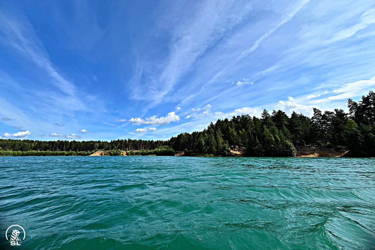 Нижегородские блогеры Алексей и Мария Левкины продолжают показывать, что скрывают водоемы 33-го региона. Ребята смело опускаются на дно рек и озер, чтобы сделать впечатляющие кадры. Пара вернулась во Владимирскую область, чтобы исследовать еще несколько интересных локаций.